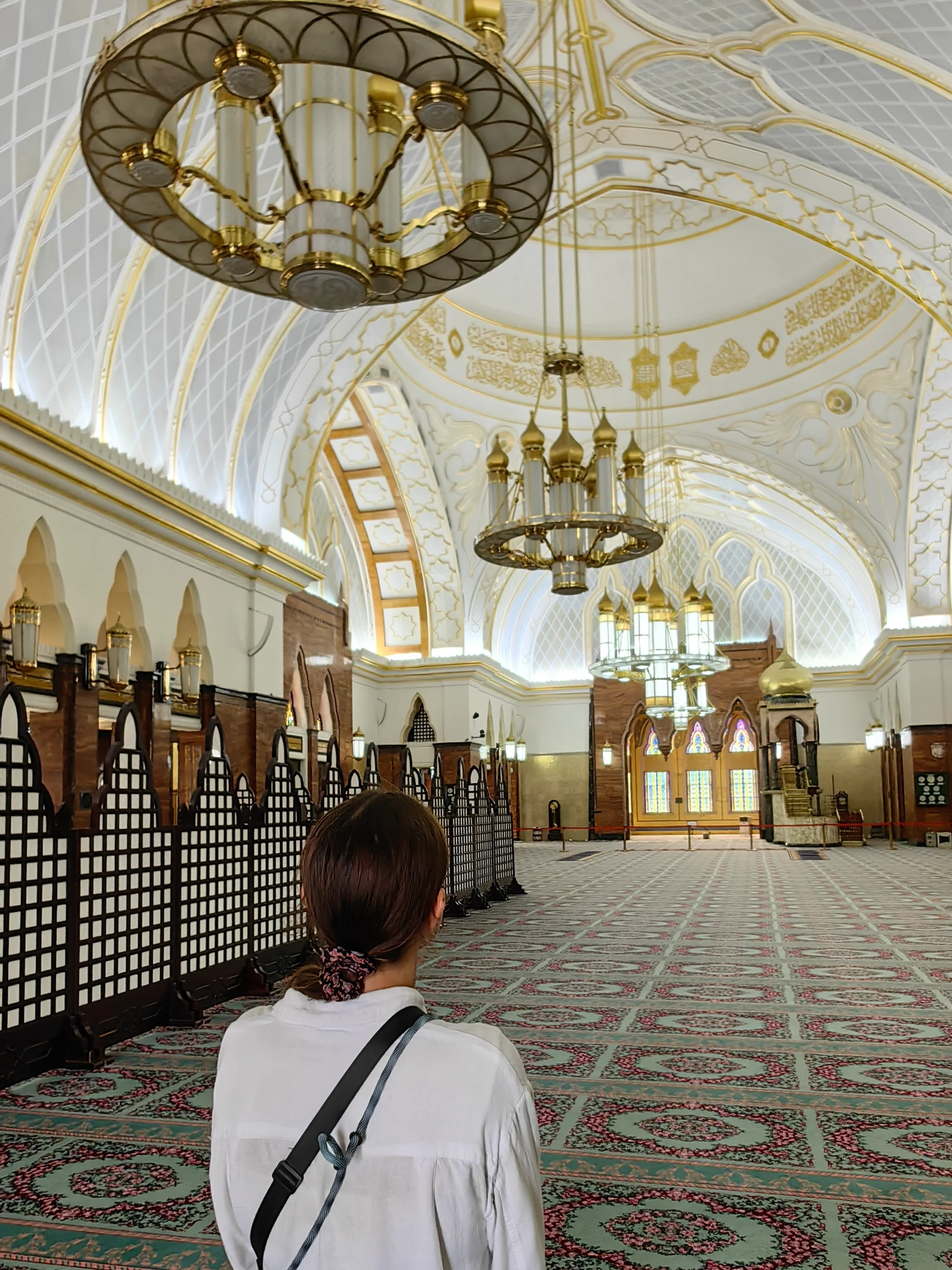 Wnętrze meczetu Omar Ali Saifuddien