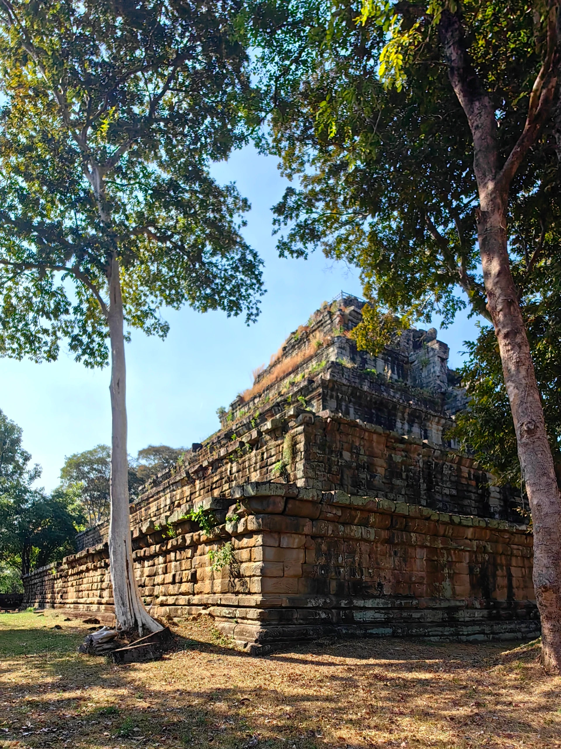 Koh Ker – piramida w dżungli