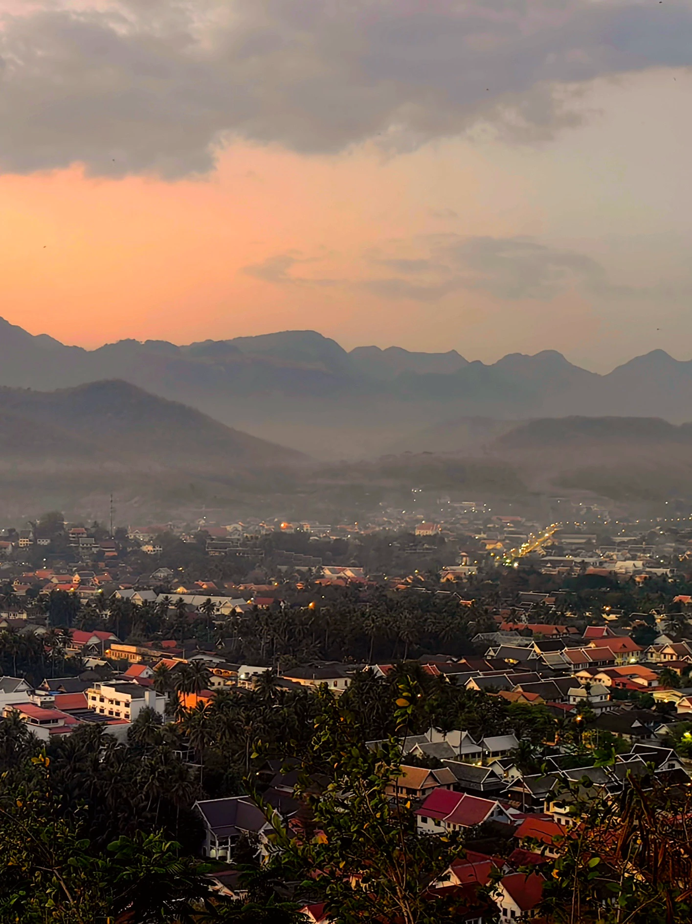 Luang Prabang – panorama o zachodzie
