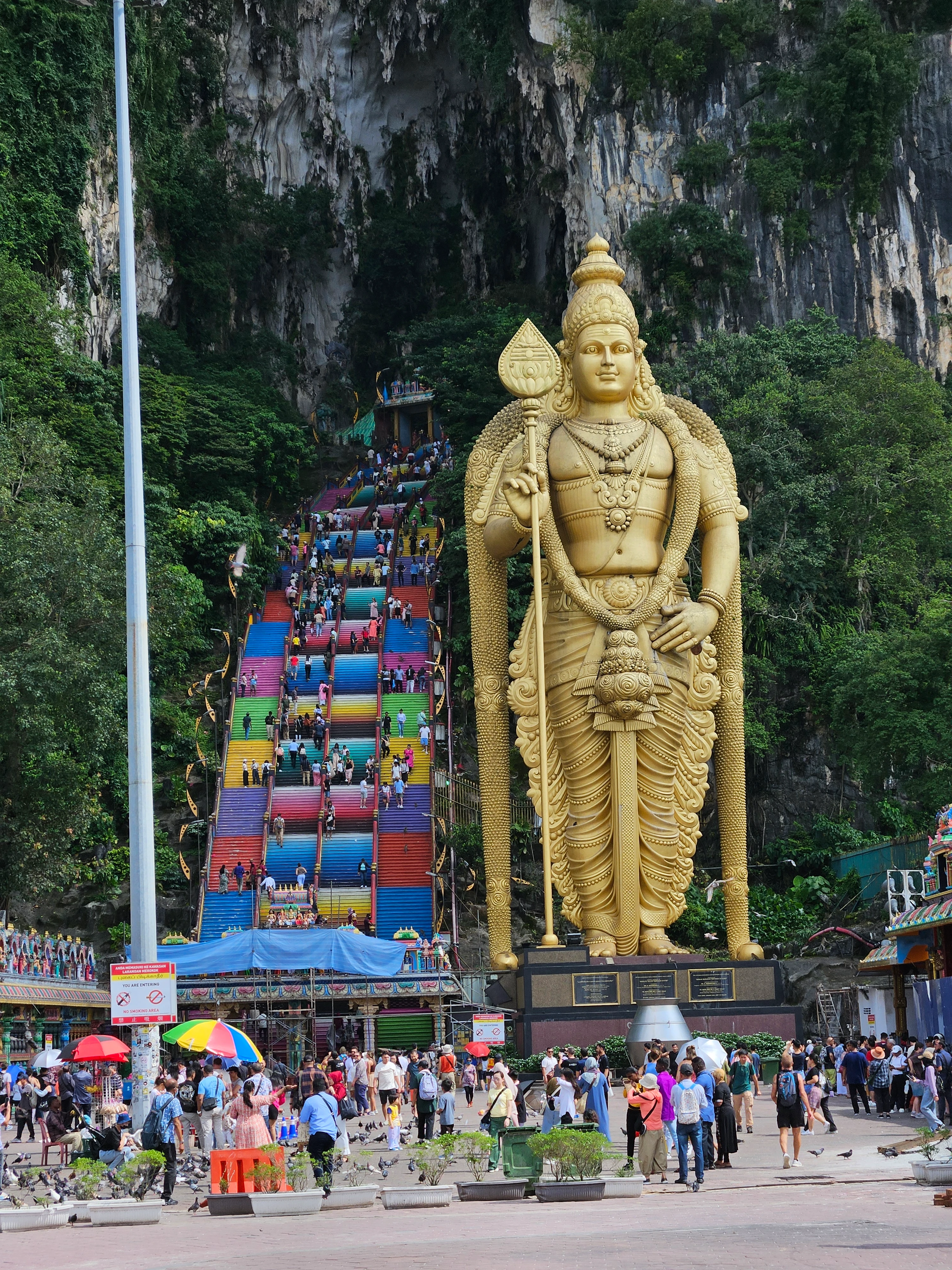 Batu Caves – schody i świątynia