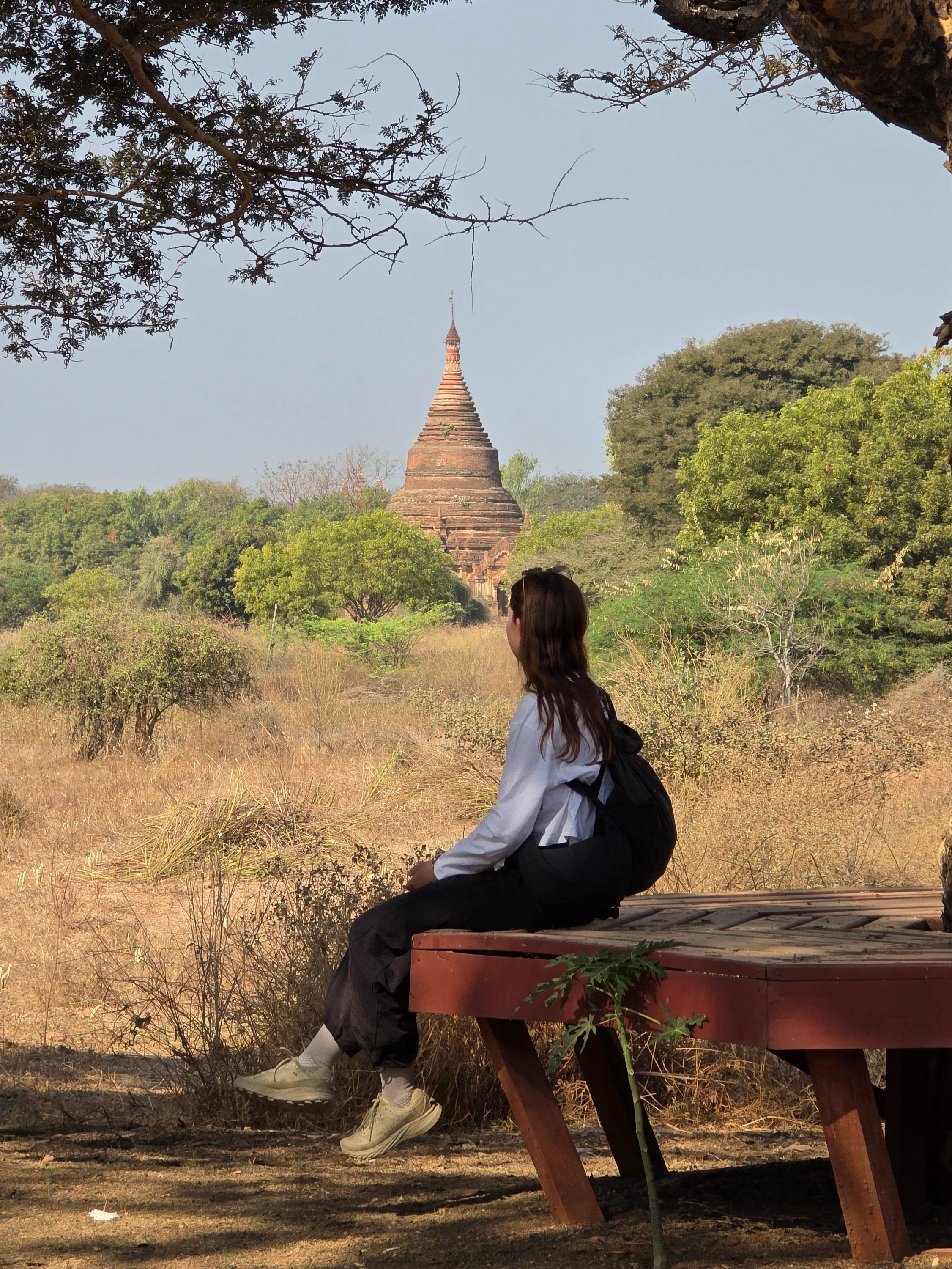 Odpoczynek z widokiem na pagodę Sulamani – Bagan, Mjanma