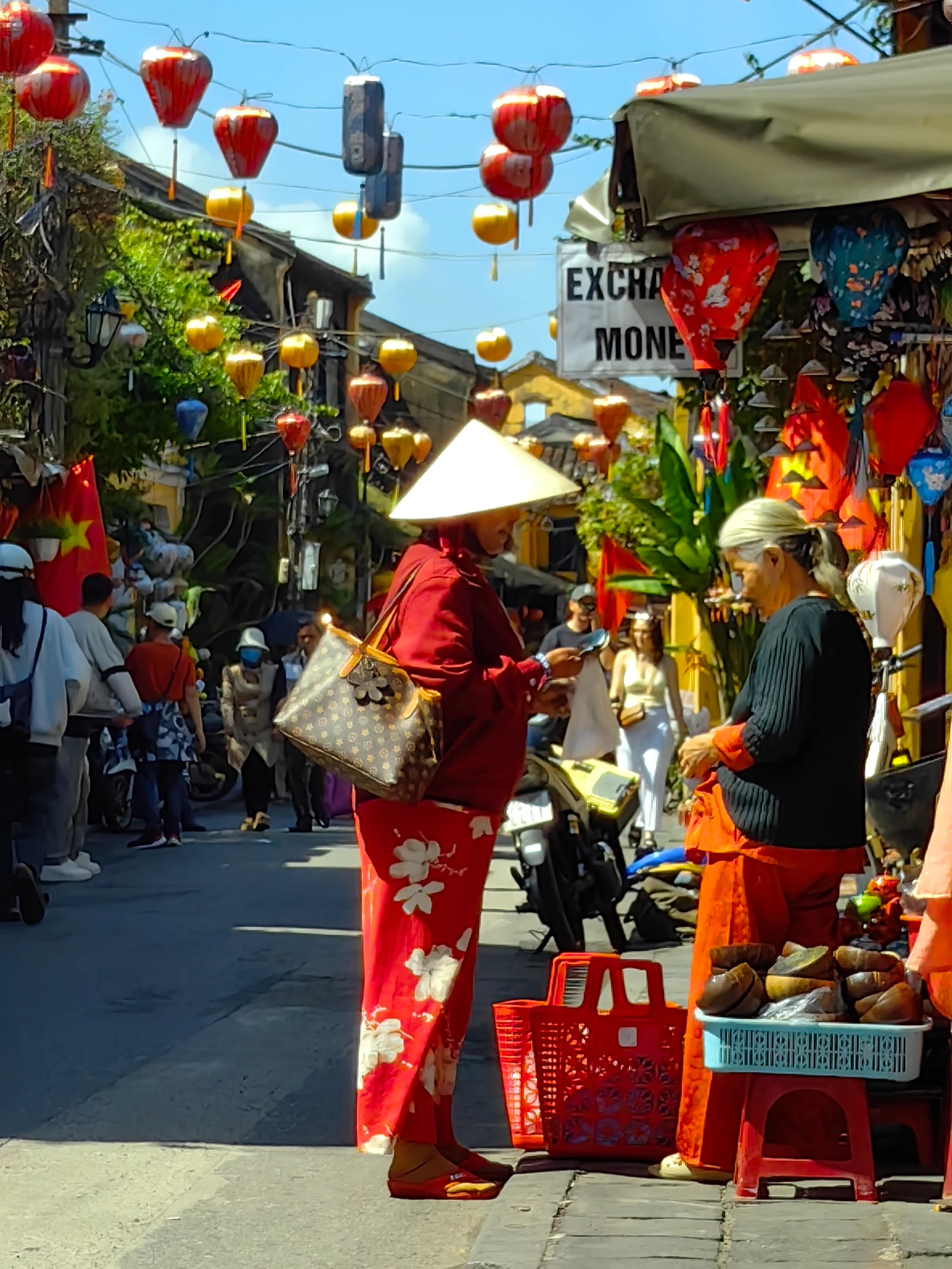 Hoi An – lokalny targ i lampiony