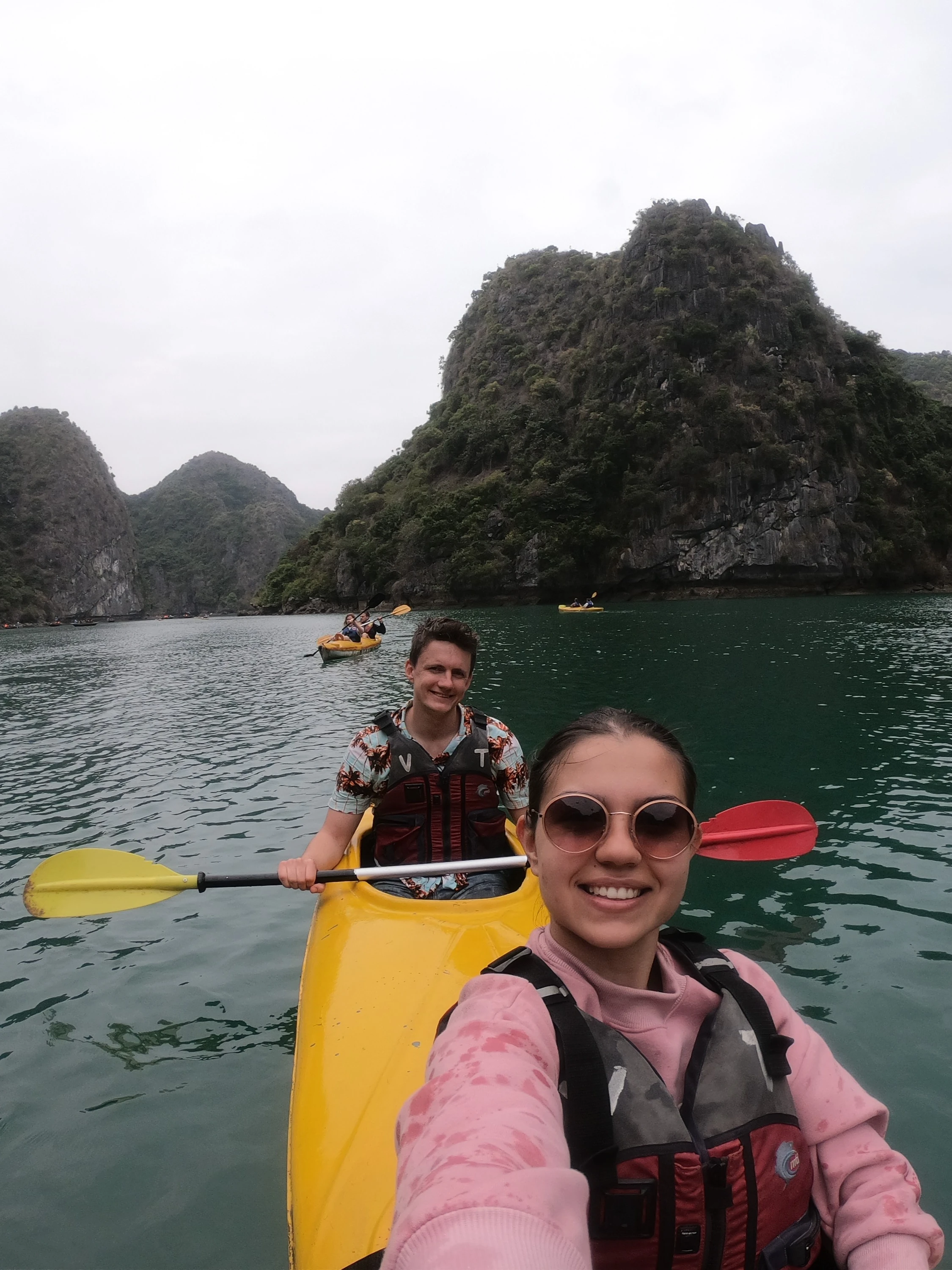 Zatoka Ha Long – kajaki i aktywne zwiedzanie